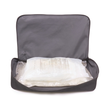 Heated transport and travel bag with dialysis bag