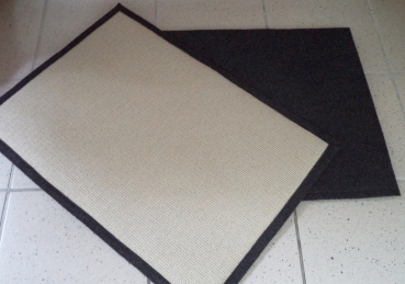Bottom of the heated doormat from Heizteufel
