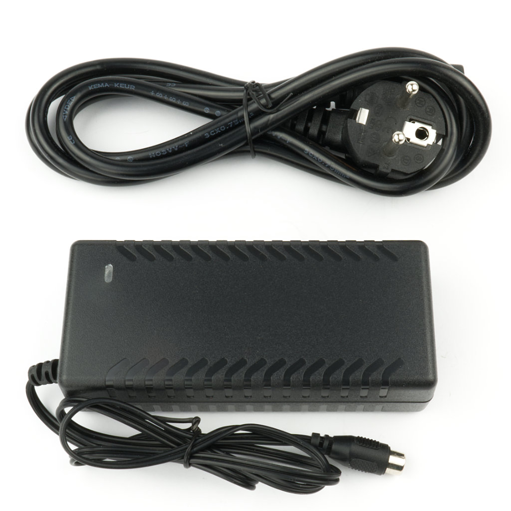 Auto Zigarettenanzünder AC Adapter - 220V Netzteil --> 12V - German