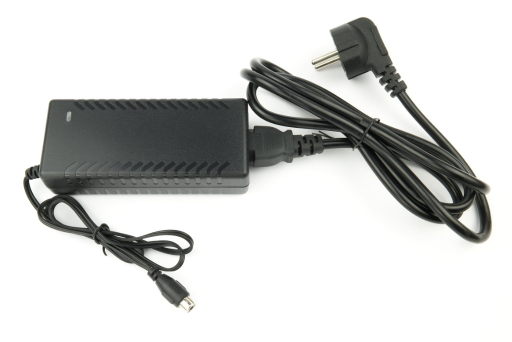 12V 60 Watt Tisch Netzteil 5A, 39,95 €