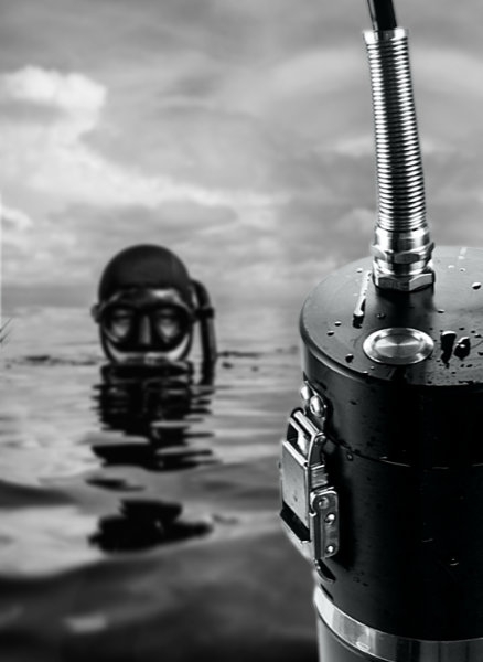 11,1V | 50Ah | 554Wh Battery Tank PRO-50 with 2x 200W On-Off Piezo-Switches for Diver's Heating Clothing and Lights