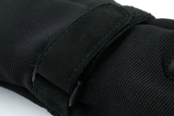 3-1242 Dual Heat mitten in black goatskin and push heat control 010