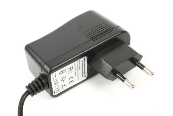 Li-Ion/LiPo charger for 7.4V battery packs (Medi batteries), charging current 1000/2000mA