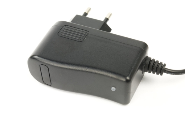 Li-Ion/LiPo charger for 7.4V battery packs (Medi batteries), charging current 1000/2000mA