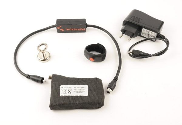 11.1V LiPo battery heating pack from Heizteufel for dry suits