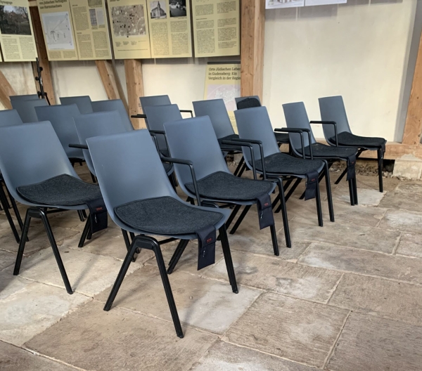 Seat cushion with cable